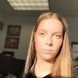 Meet your Posher, Rebekah